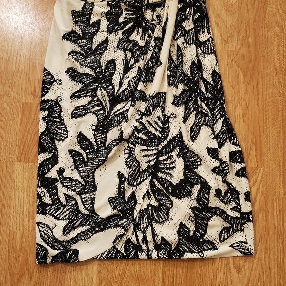 Donna Morgan One Sleeve Cocktail Dress - Picture 3 of 9